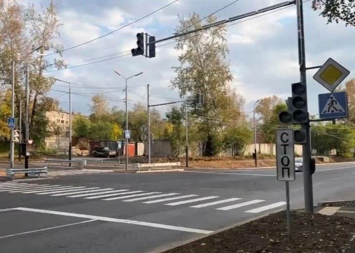 По нацпроекту Президента в Хабаровске отремонтирован перекрёсток улиц Павла Морозова и Суворова По нацпроекту Президента в Хабаровске отремонтирован перекрёсток улиц Павла Морозова и Суворова