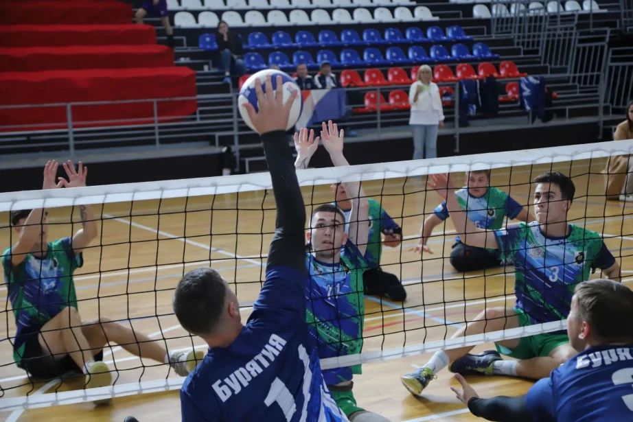 Первый чемпионат Дальнего Востока по волейболу сидя стартовал в Хабаровске Первый чемпионат Дальнего Востока по волейболу сидя стартовал в Хабаровске