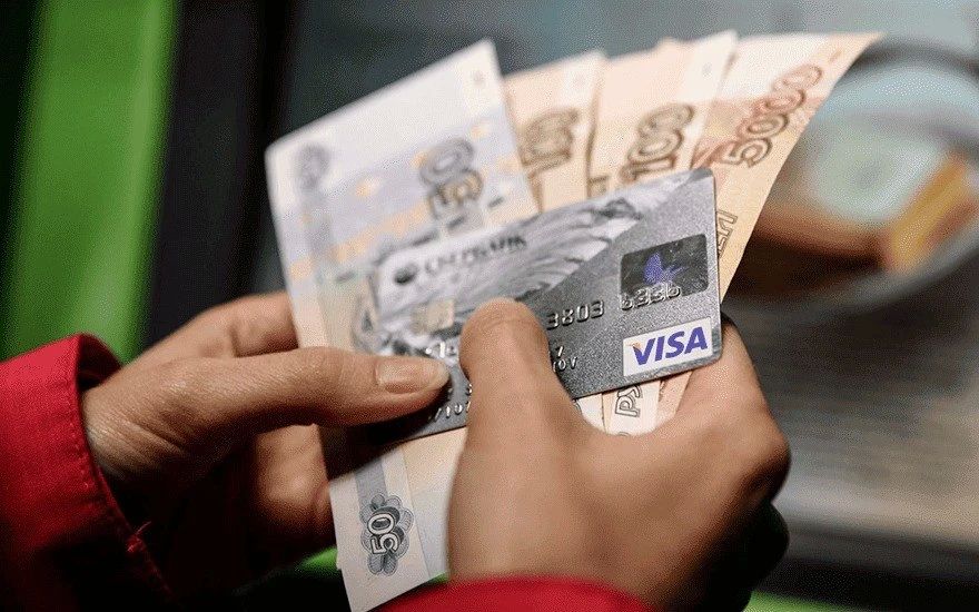 Комсомольчанка потеряла 300 тысяч рублей, решив обучиться финансовой грамотности