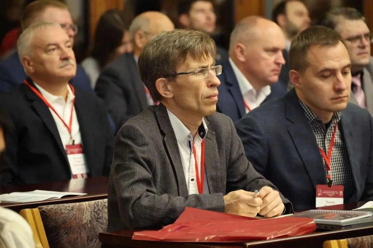 Дмитрий Демешин: Научные разработки в сфере горнодобычи представляют ученые со всей России в рамках 50-х Плаксинских чтений, которые проходят в Хабаровске Дмитрий Демешин: Научные разработки в сфере горнодобычи представляют ученые со всей России в рамках 50-х Плаксинских чтений, которые проходят в Хабаровске