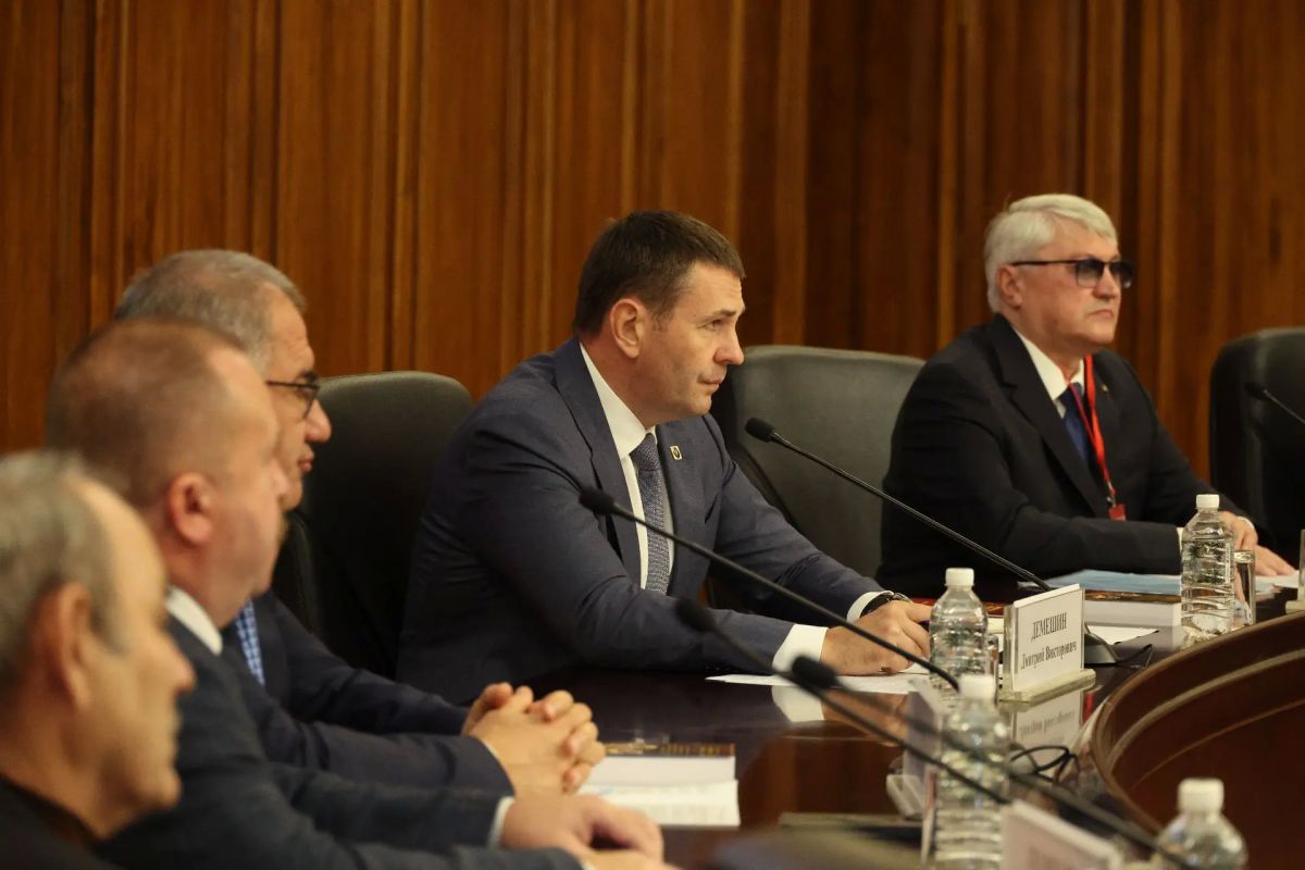 Дмитрий Демешин: Научные разработки в сфере горнодобычи представляют ученые со всей России в рамках 50-х Плаксинских чтений, которые проходят в Хабаровске Дмитрий Демешин: Научные разработки в сфере горнодобычи представляют ученые со всей России в рамках 50-х Плаксинских чтений, которые проходят в Хабаровске