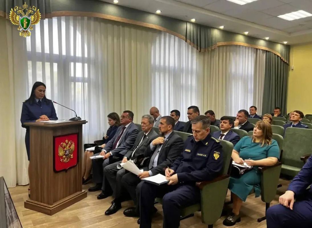 Прокурор Хабаровского края провел совещание по подготовке жилищно-коммунального комплекса к зиме
