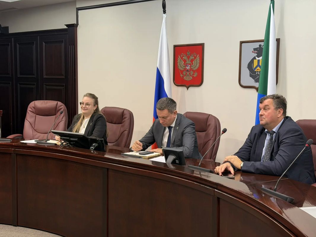 Накануне под председательством Заместителя Председателя Правительства РФ — Руководителя Аппарата Правительства РФ Дмитрия Григоренко в режиме ВКС состоялось совещание с руководителями цифровой трансформации регионального... Накануне под председательством Заместителя Председателя Правительства РФ — Руководителя Аппарата Правительства РФ Дмитрия Григоренко в режиме ВКС состоялось совещание с руководителями цифровой трансформации регионального...