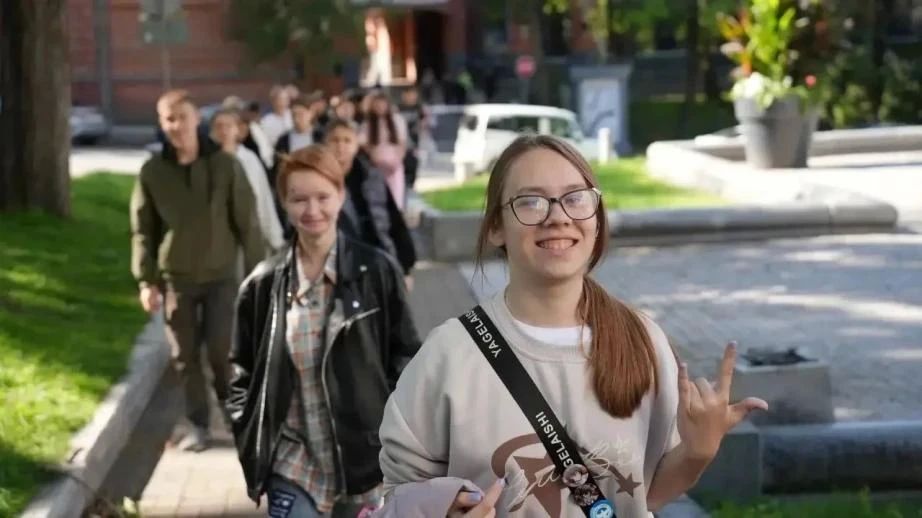 Более 400 школьников Хабаровского края отправились в бесплатные познавательные туры Более 400 школьников Хабаровского края отправились в бесплатные познавательные туры