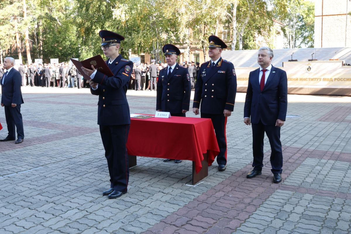 Служить Родине достойно и верно! Служить Родине достойно и верно!