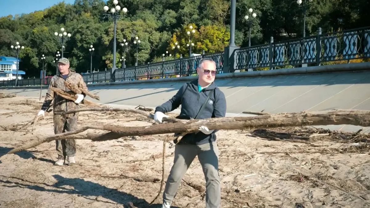 Субботник: береговая линия Амура стала чище Субботник: береговая линия Амура стала чище