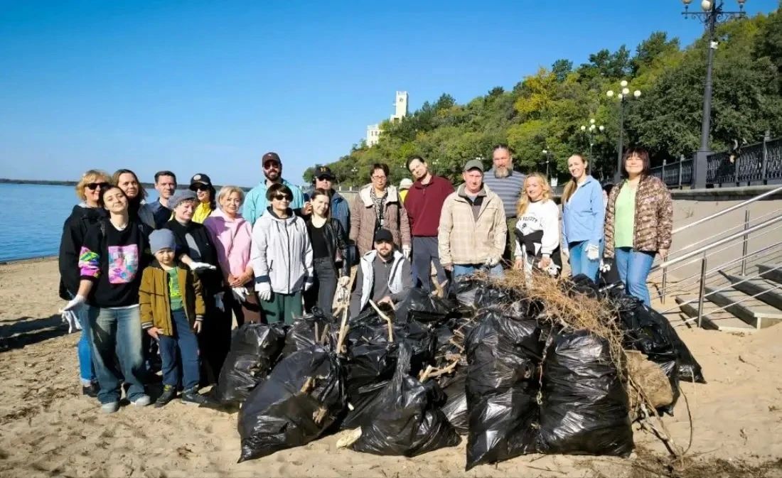 Субботник: береговая линия Амура стала чище