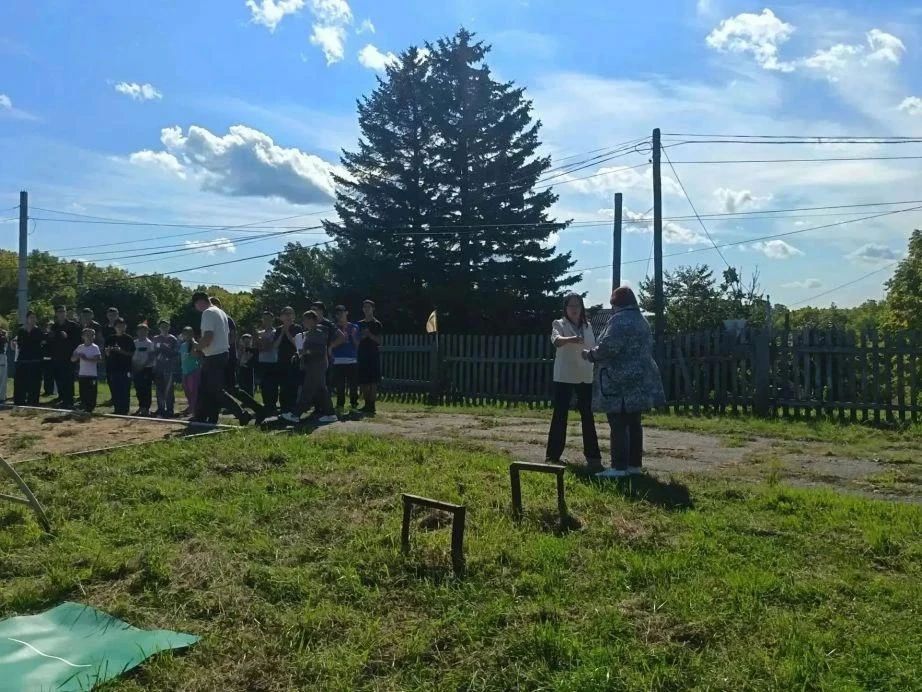 Современную спортивную площадку открыли в селе Елабуга при поддержке Фонда президентских грантов Современную спортивную площадку открыли в селе Елабуга при поддержке Фонда президентских грантов