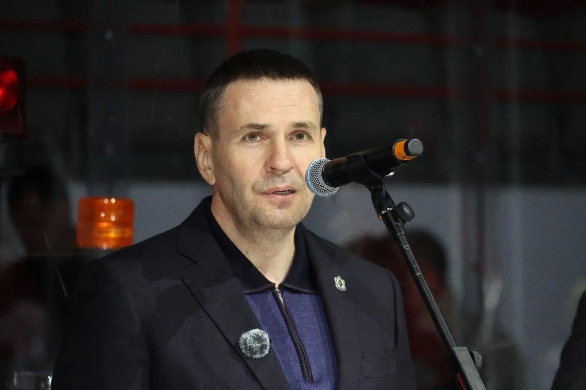 Дмитрий Демешин: Дал старт пятому сезону регионального этапа чемпионата Офицерской хоккейной лиги Дмитрий Демешин: Дал старт пятому сезону регионального этапа чемпионата Офицерской хоккейной лиги