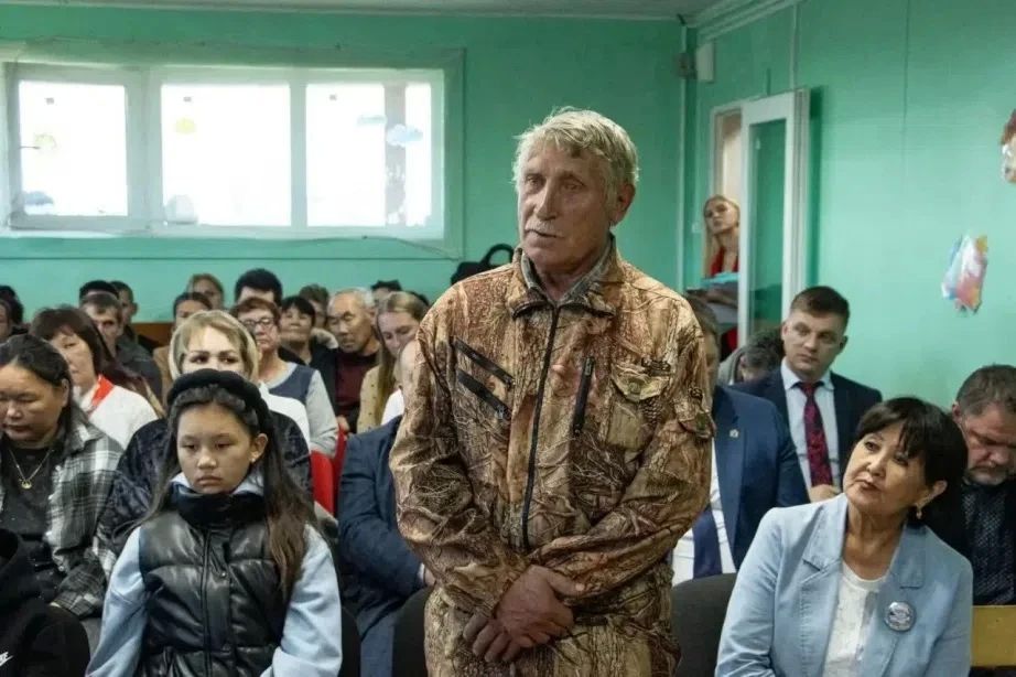 Особое внимание – отдаленным северным территориям: Губернатор Дмитрий Демешин провел встречи с жителями Тугуро-Чумиканского и Аяно-Майского районов Особое внимание – отдаленным северным территориям: Губернатор Дмитрий Демешин провел встречи с жителями Тугуро-Чумиканского и Аяно-Майского районов