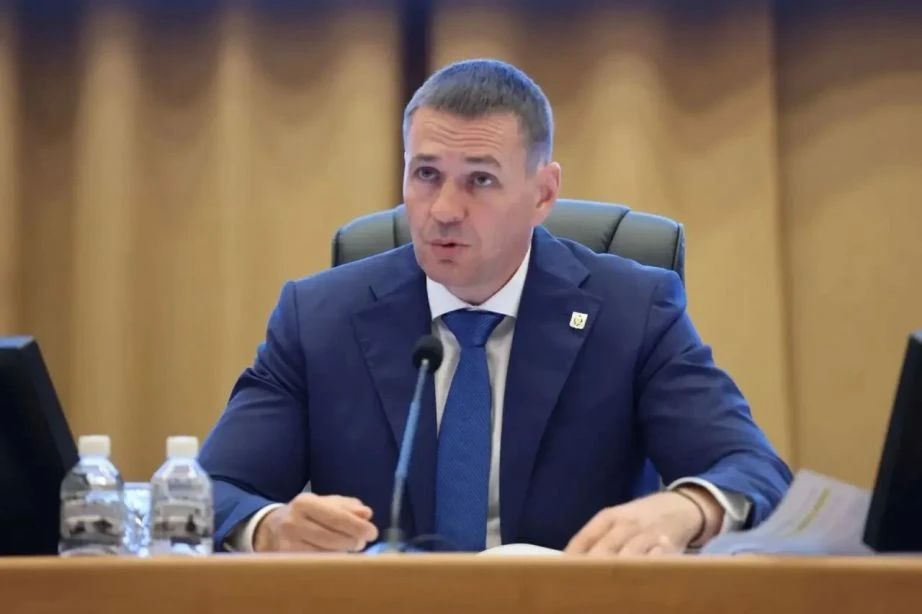 Минус 15%: Дмитрий Демешин сокращает руководящий состав правительства