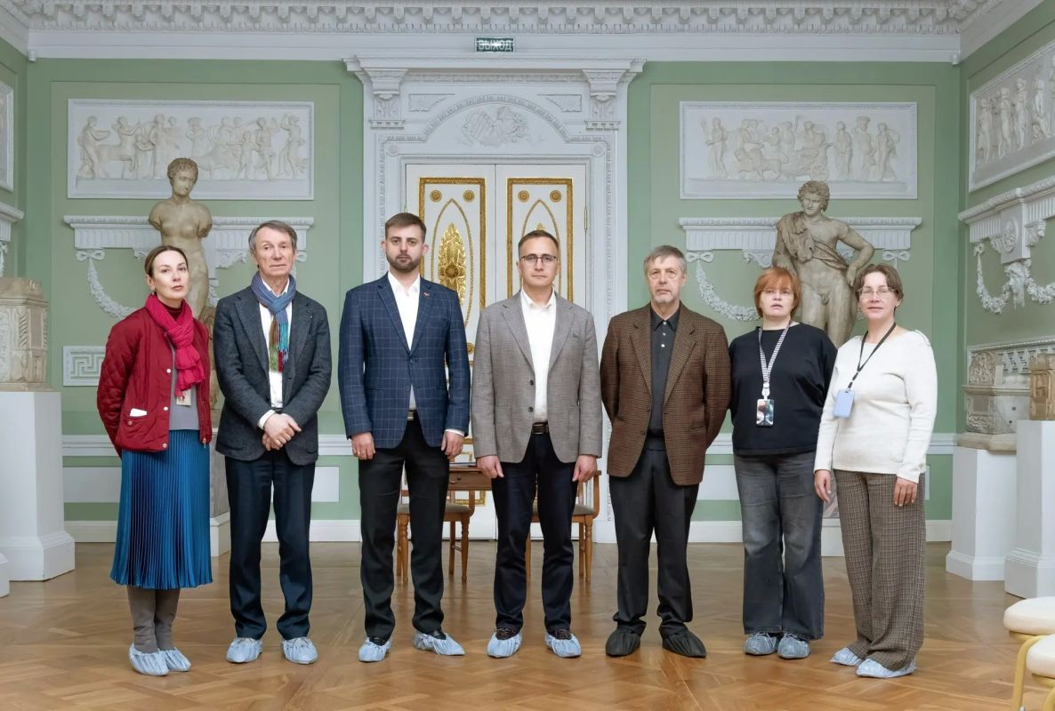 Гродековский музей и Государственный музей-заповедник «Павловск» подписали соглашение о сотрудничестве Гродековский музей и Государственный музей-заповедник «Павловск» подписали соглашение о сотрудничестве