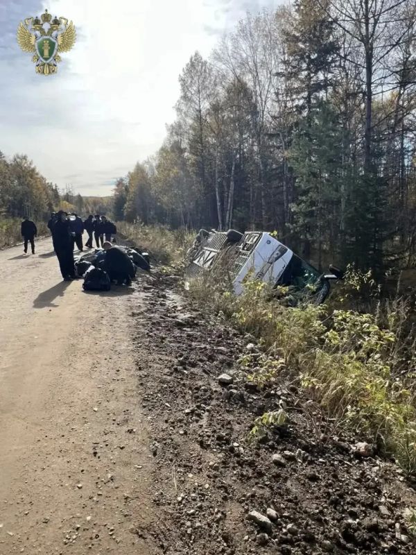 Автобус с вахтовиками перевернулся в Ульчском районе Автобус с вахтовиками перевернулся в Ульчском районе
