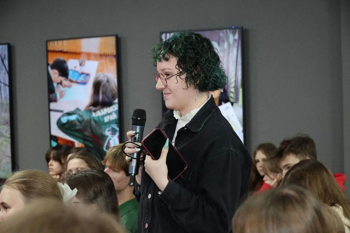 Дмитрий Демешин: С преподавателями и студентами АмГПГУ в Комсомольске-на-Амуре говорили о профессии, которую Роберт Рождественский когда-то назвал «профессией дальнего действия» — о педагогах Дмитрий Демешин: С преподавателями и студентами АмГПГУ в Комсомольске-на-Амуре говорили о профессии, которую Роберт Рождественский когда-то назвал «профессией дальнего действия» — о педагогах