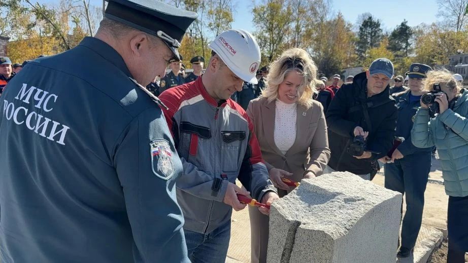 В Хабаровске заложили первый камень будущего спасательного центра В Хабаровске заложили первый камень будущего спасательного центра