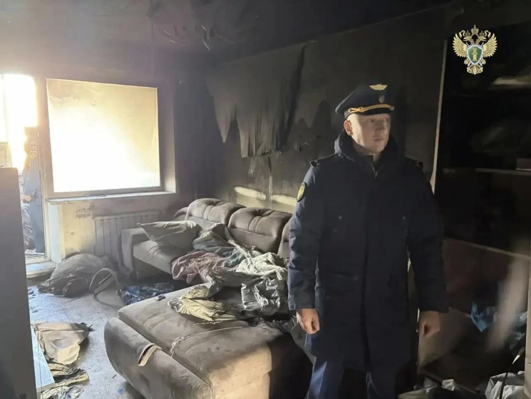 Женщина и четверо детей погибли в результате пожара, возникшего на четвертом этаже жилого дома в Комсомольске-на-Амуре Женщина и четверо детей погибли в результате пожара, возникшего на четвертом этаже жилого дома в Комсомольске-на-Амуре
