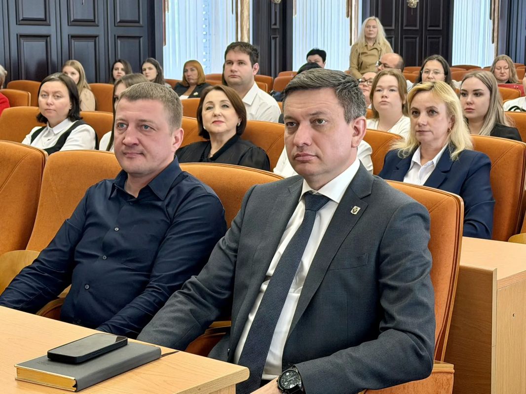 В Хабаровском крае наградили лучших сотрудников МФЦ В Хабаровском крае наградили лучших сотрудников МФЦ