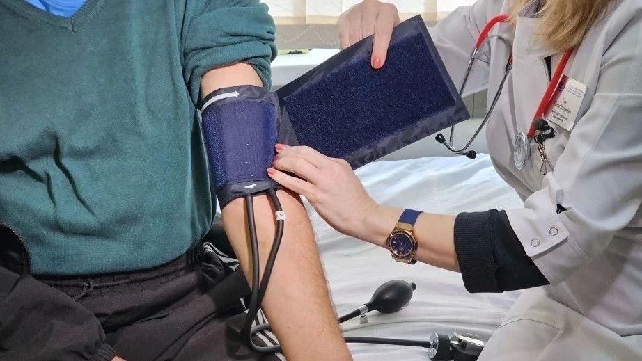 «Я не мог ходить и дышать»: хабаровские врачи спасли мужчину после экстренной эвакуации из Таиланда «Я не мог ходить и дышать»: хабаровские врачи спасли мужчину после экстренной эвакуации из Таиланда