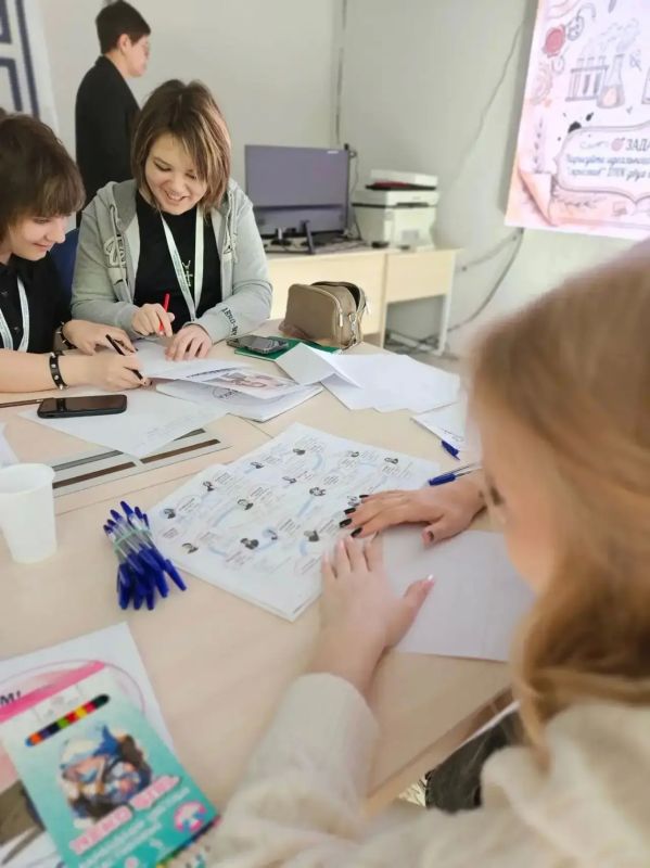 Будущие педагоги учатся говорить уверенно и искать новые подходы к обучению Будущие педагоги учатся говорить уверенно и искать новые подходы к обучению