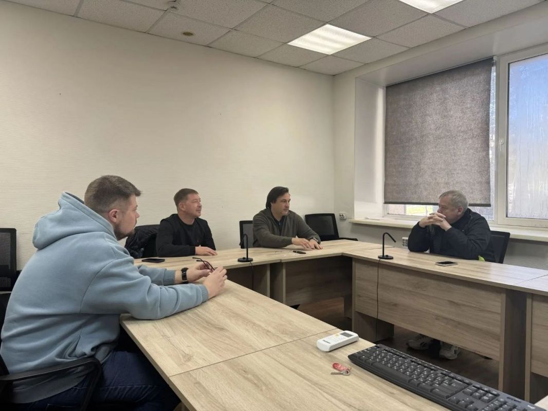 Александр Жорник: Провёл рабочую встречу с представителями регионального оператора по обращению с твёрдыми коммунальными отходами ООО «Экология-Сервис», работающего в Комсомольске-на-Амуре