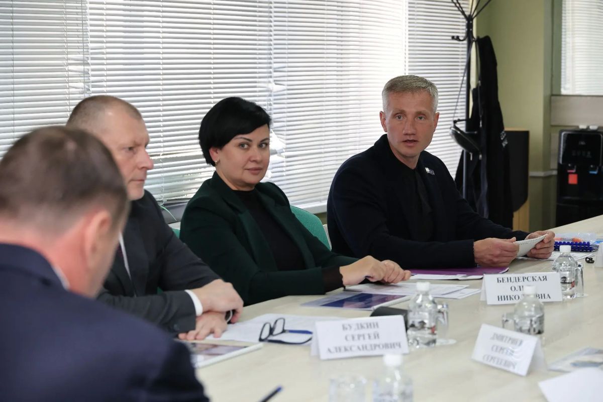 Дмитрий Демешин: Выпускники «Школы мэров» представили свои проекты повышения качества жизни в муниципалитетах Хабаровского края Дмитрий Демешин: Выпускники «Школы мэров» представили свои проекты повышения качества жизни в муниципалитетах Хабаровского края