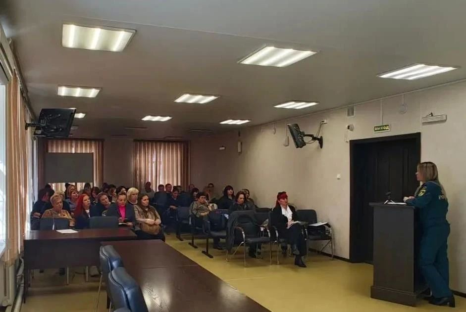 О требованиях пожарной безопасности в школах напомнили сотрудники Госпожнадзора МЧС России О требованиях пожарной безопасности в школах напомнили сотрудники Госпожнадзора МЧС России