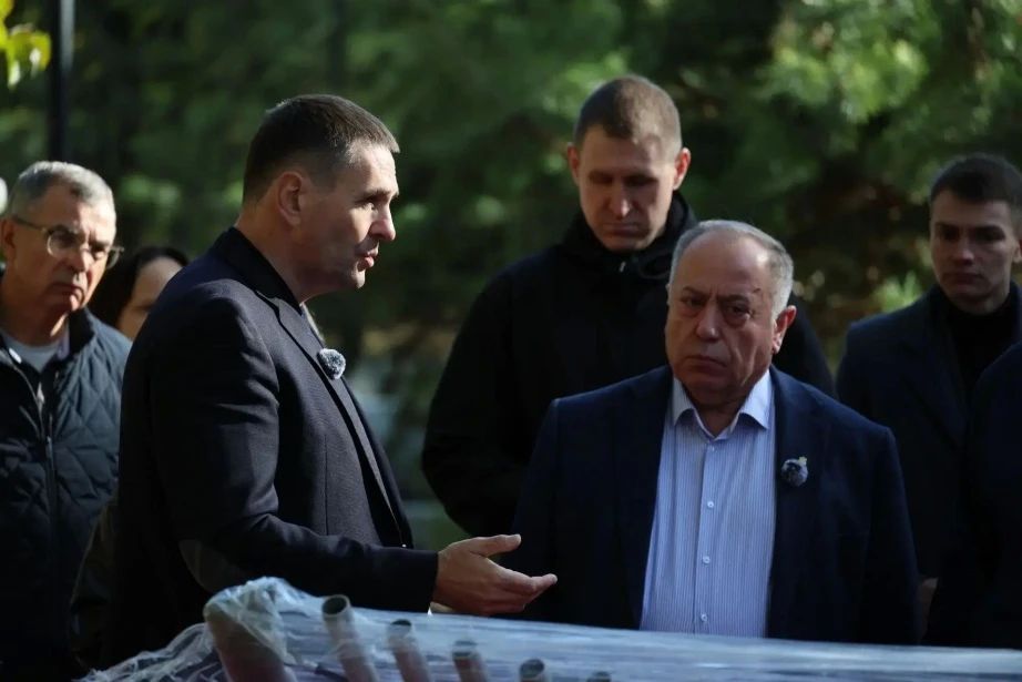 Подрядчик пообещал завершить первый этап благоустройства Амурского и Уссурийского бульваров к 30 октября Подрядчик пообещал завершить первый этап благоустройства Амурского и Уссурийского бульваров к 30 октября