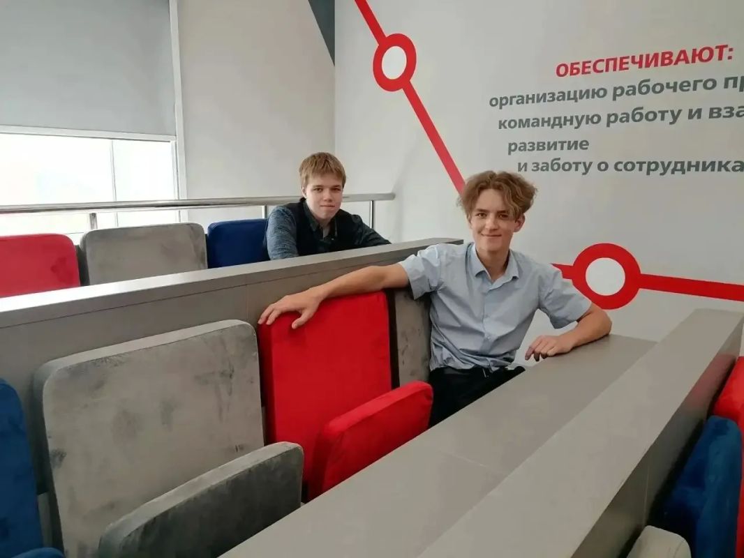 На этой неделе хабаровские школьники попробовали себя сразу в нескольких ролях: от экспертов-криминалистов до будущих инженеров На этой неделе хабаровские школьники попробовали себя сразу в нескольких ролях: от экспертов-криминалистов до будущих инженеров