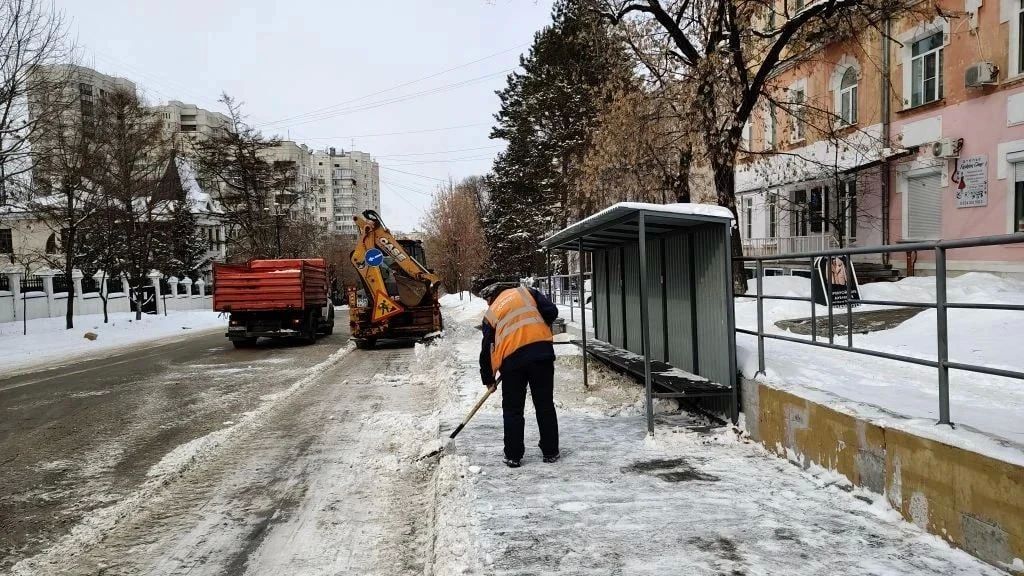 Врип мэра Хабаровска Денис Митрофанов поздравил работников дорожного хозяйства и ветеранов отрасли с профессиональным праздником Врип мэра Хабаровска Денис Митрофанов поздравил работников дорожного хозяйства и ветеранов отрасли с профессиональным праздником