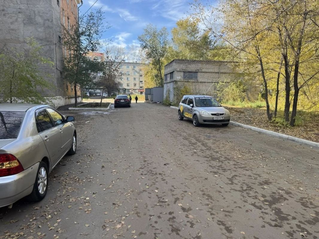 Александр Жорник: Принял участие в приёмке дворовых территорий Комсомольска-на-Амуре, благоустроенных в этом году в рамках программы «Формирование современной городской среды» и мероприятия «Благоустройство дальневосточных... Александр Жорник: Принял участие в приёмке дворовых территорий Комсомольска-на-Амуре, благоустроенных в этом году в рамках программы «Формирование современной городской среды» и мероприятия «Благоустройство дальневосточных...