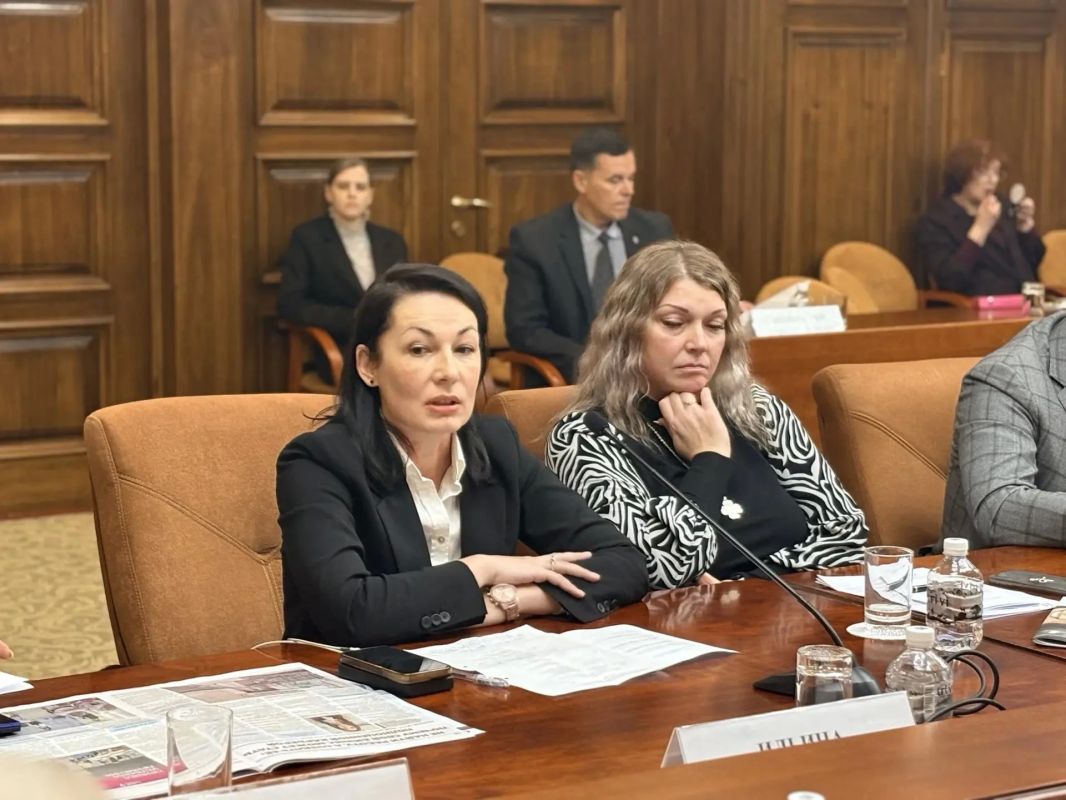 Кадры как основа инвестклимата: в Хабаровском крае наметили комплекс мер по закрытию кадровой потребности бизнеса Кадры как основа инвестклимата: в Хабаровском крае наметили комплекс мер по закрытию кадровой потребности бизнеса