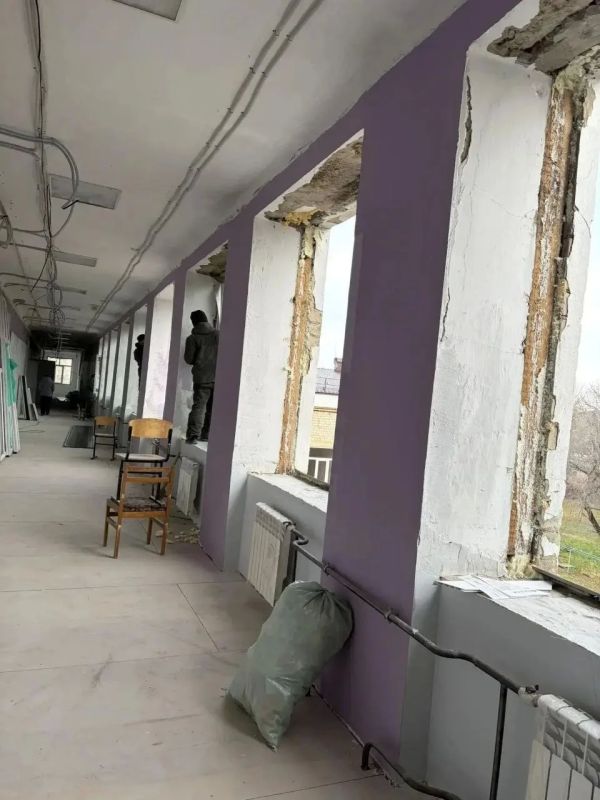 Новый подрядчик взялся за восстановление школы в поселке Хор Новый подрядчик взялся за восстановление школы в поселке Хор