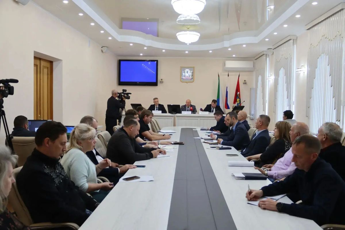 Администрация Хабаровска держит на контроле подачу тепла и горячей воды в дома горожан