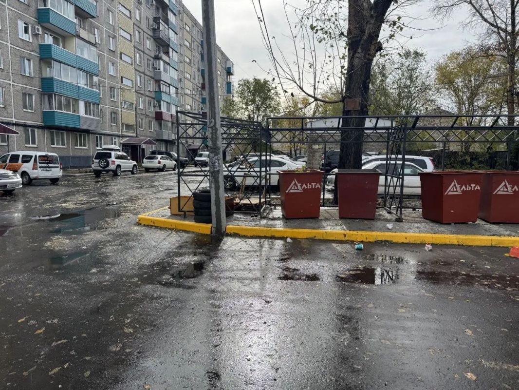 Александр Жорник: Принял участие в приёмке дворовых территорий Комсомольска-на-Амуре, благоустроенных в этом году в рамках программы «Формирование современной городской среды» и мероприятия «Благоустройство дальневосточных... Александр Жорник: Принял участие в приёмке дворовых территорий Комсомольска-на-Амуре, благоустроенных в этом году в рамках программы «Формирование современной городской среды» и мероприятия «Благоустройство дальневосточных...