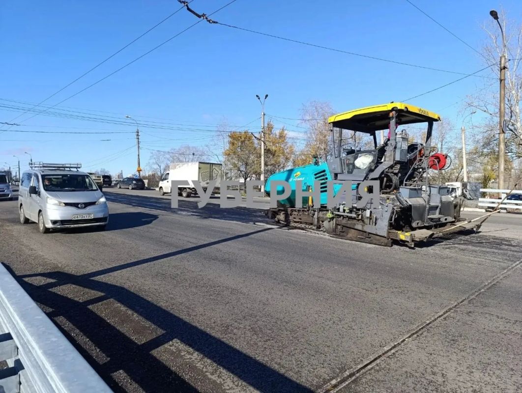 На развязке в Первом микрорайоне Хабаровска осталось заасфальтировать разделительную полосу На развязке в Первом микрорайоне Хабаровска осталось заасфальтировать разделительную полосу