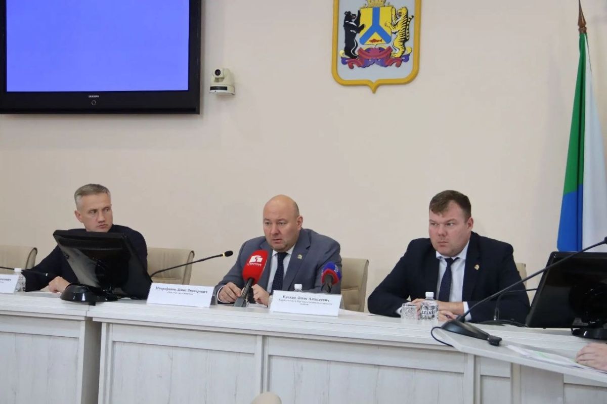 Администрация Хабаровска держит на контроле подачу тепла и горячей воды в дома горожан Администрация Хабаровска держит на контроле подачу тепла и горячей воды в дома горожан