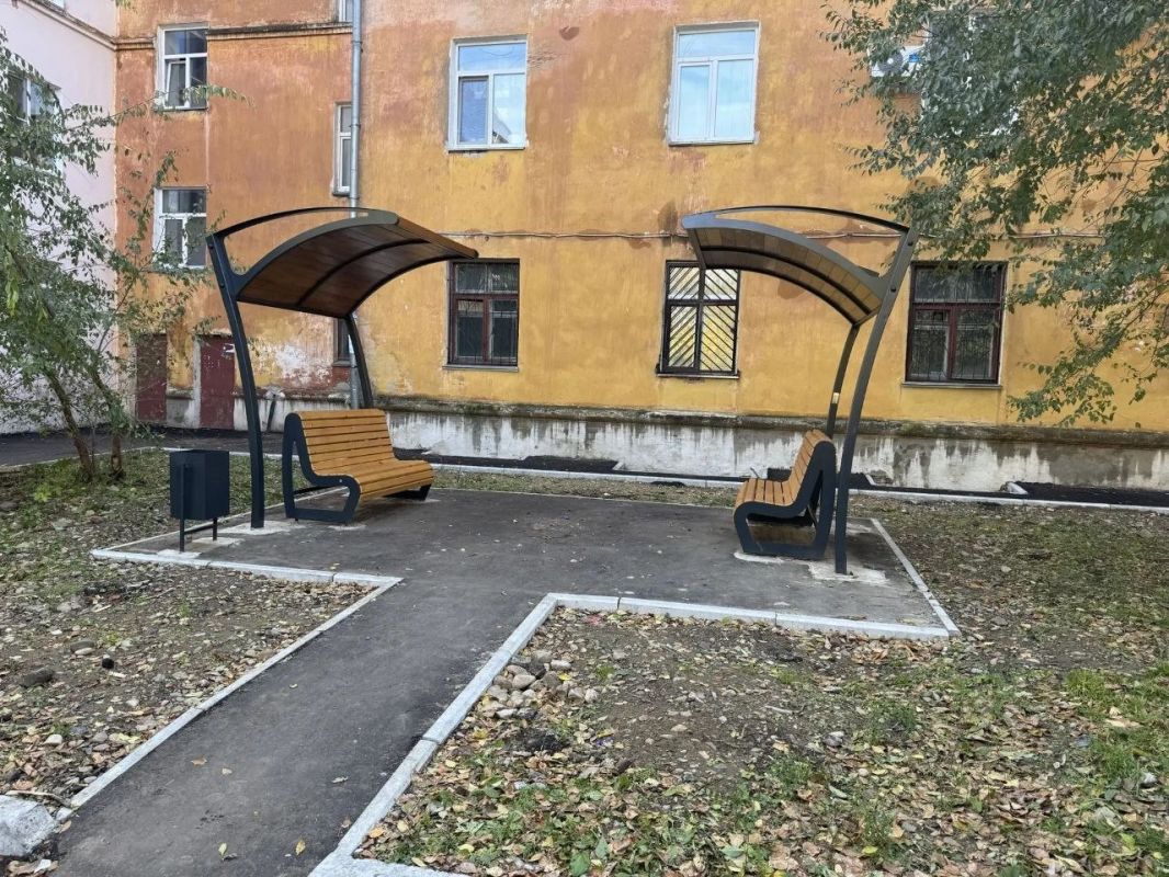 Александр Жорник: Принял участие в приёмке дворовых территорий Комсомольска-на-Амуре, благоустроенных в этом году в рамках программы «Формирование современной городской среды» и мероприятия «Благоустройство дальневосточных... Александр Жорник: Принял участие в приёмке дворовых территорий Комсомольска-на-Амуре, благоустроенных в этом году в рамках программы «Формирование современной городской среды» и мероприятия «Благоустройство дальневосточных...