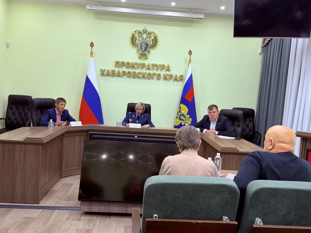 Первый заместитель прокурора Хабаровского края провела личный прием граждан по вопросам отопления и горячего водоснабжения Первый заместитель прокурора Хабаровского края провела личный прием граждан по вопросам отопления и горячего водоснабжения