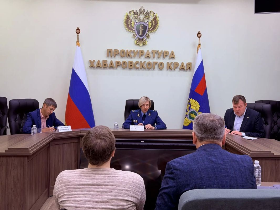 Первый заместитель прокурора Хабаровского края провела личный прием граждан по вопросам отопления и горячего водоснабжения Первый заместитель прокурора Хабаровского края провела личный прием граждан по вопросам отопления и горячего водоснабжения