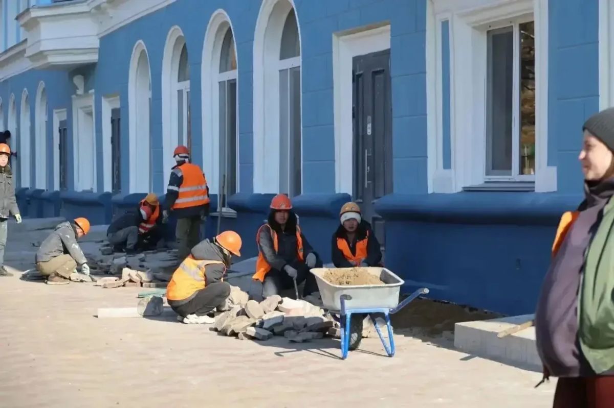 Реконструкцию фасадов 10 домов исторического центра Комсомольска-на-Амуре завершат к концу года Реконструкцию фасадов 10 домов исторического центра Комсомольска-на-Амуре завершат к концу года