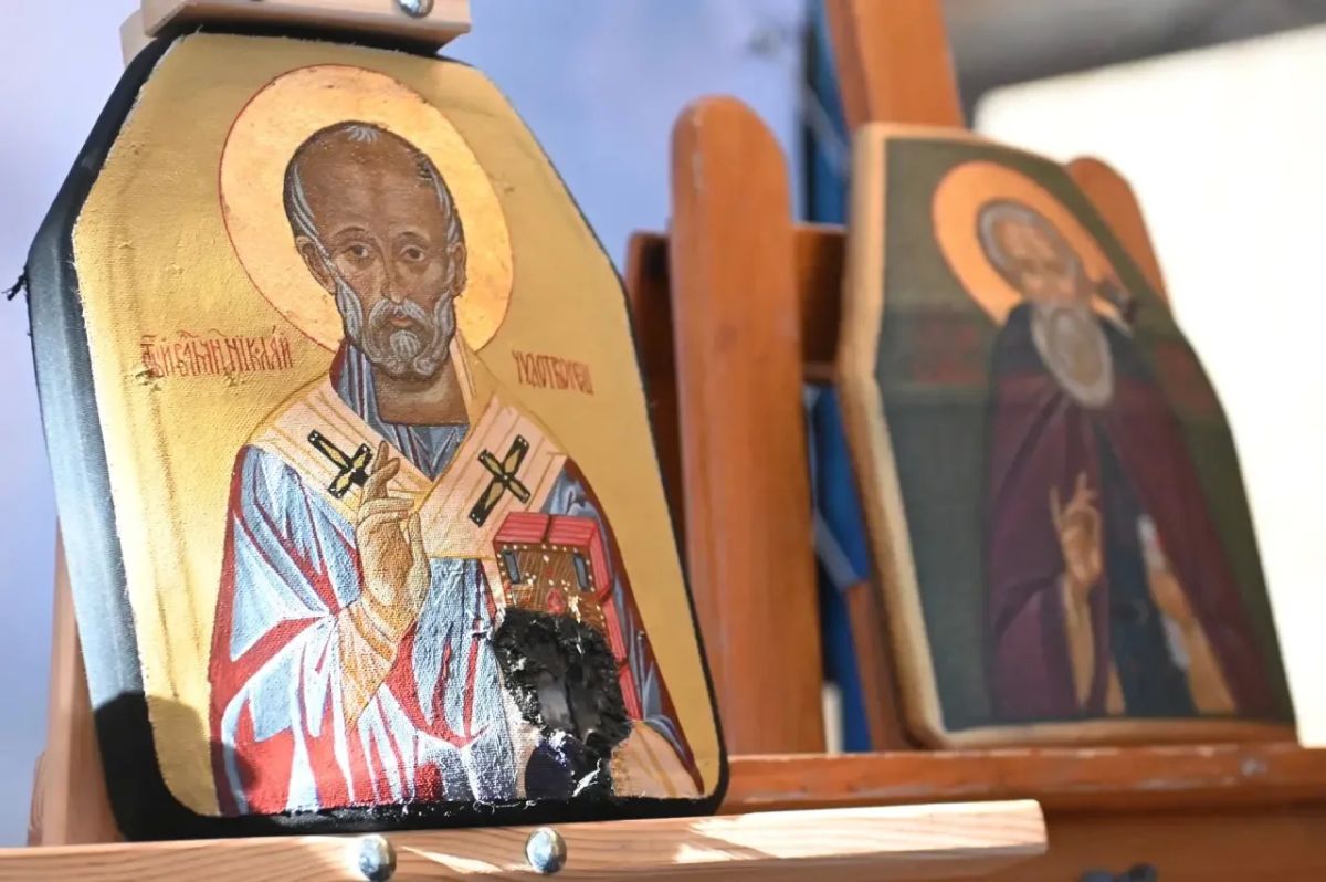 В Хабаровске открылась выставка икон на бронепластинах «Броня веры» В Хабаровске открылась выставка икон на бронепластинах «Броня веры»