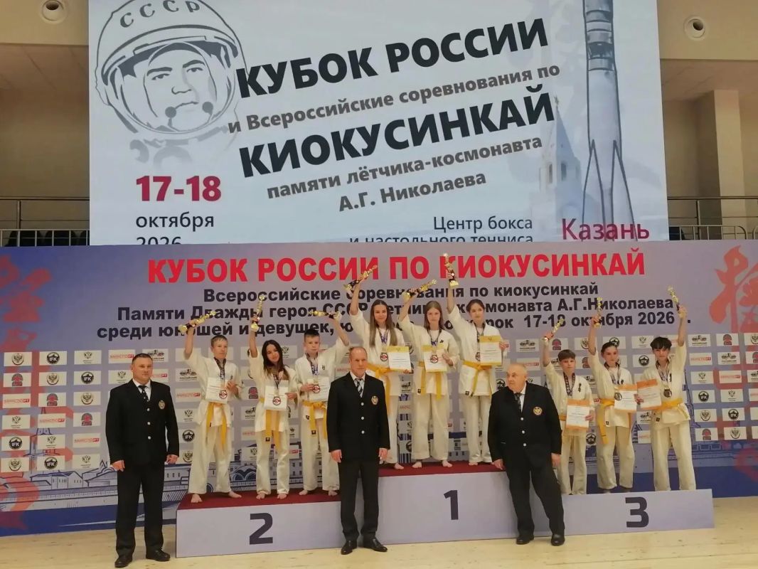 Комсомольчане завоевали золото на всероссийских соревнованиях по карате Комсомольчане завоевали золото на всероссийских соревнованиях по карате