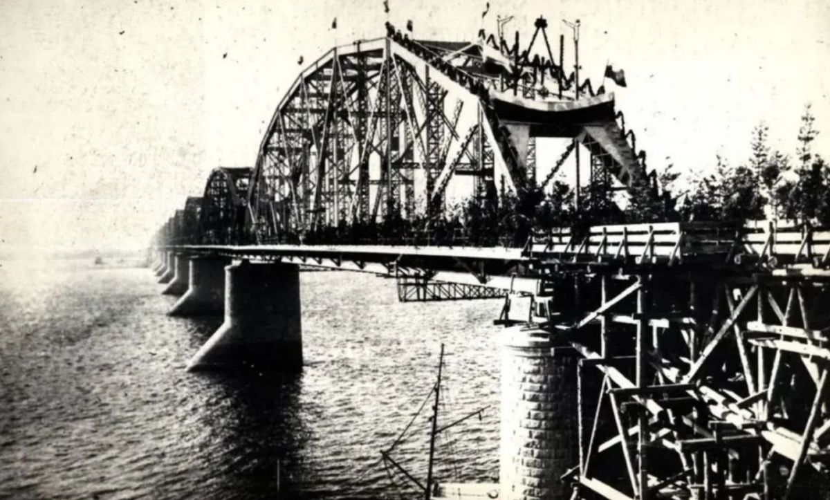 Амурскому мосту в Хабаровске исполнилось 110 лет Амурскому мосту в Хабаровске исполнилось 110 лет