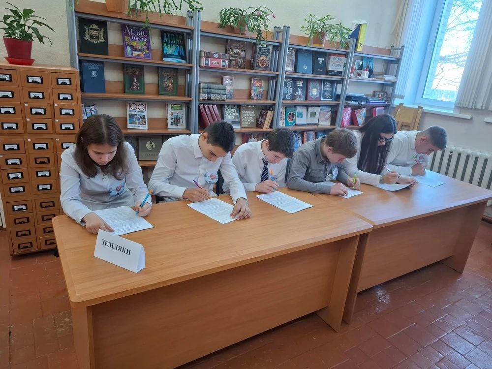 Интеллект, право и командный дух: «Амурский кристалл» в Охотском округе Интеллект, право и командный дух: «Амурский кристалл» в Охотском округе