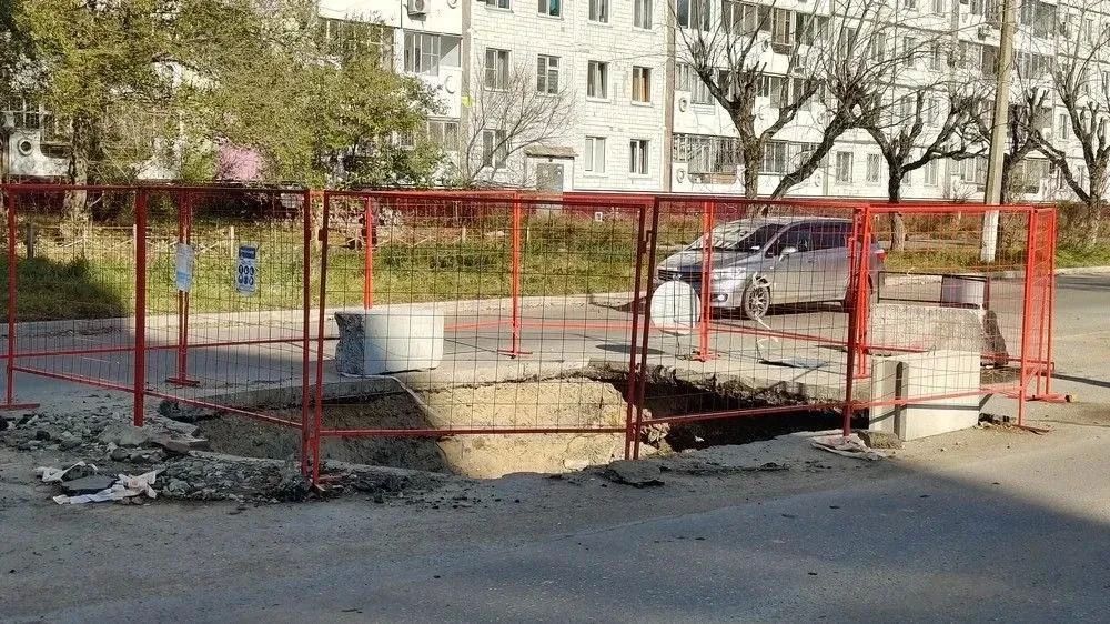 Часть улицы Красногвардейской в Комсомольске перекрыли на две недели Часть улицы Красногвардейской в Комсомольске перекрыли на две недели