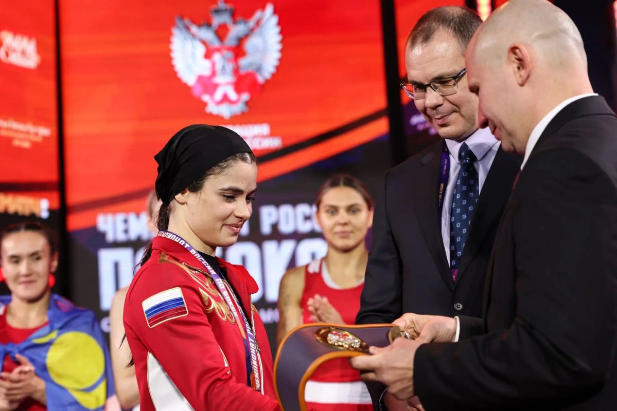Дмитрий Демешин: Чемпионками России по боксу стали спортсменки из Хабаровского края Рукет Куштова и Анастасия Кооль! Дмитрий Демешин: Чемпионками России по боксу стали спортсменки из Хабаровского края Рукет Куштова и Анастасия Кооль!