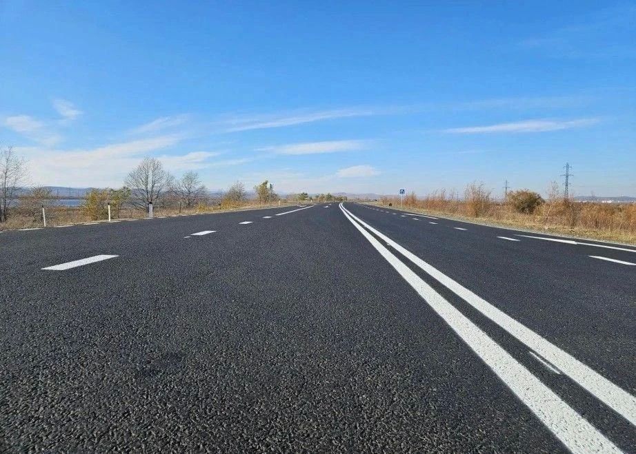 Еще 55 участков дорог и 3 моста отремонтированы в Хабаровском крае в этом году по нацпроекту Президента Еще 55 участков дорог и 3 моста отремонтированы в Хабаровском крае в этом году по нацпроекту Президента