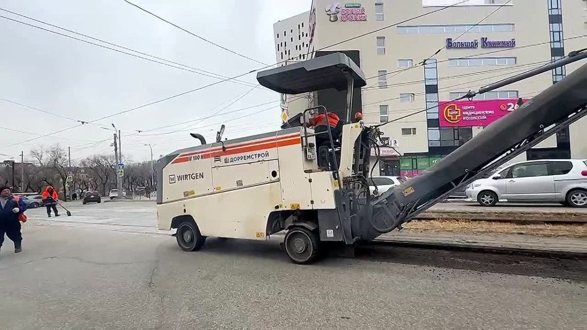 Дорожники приступили к заключительному этапу ремонта на улице Джамбула