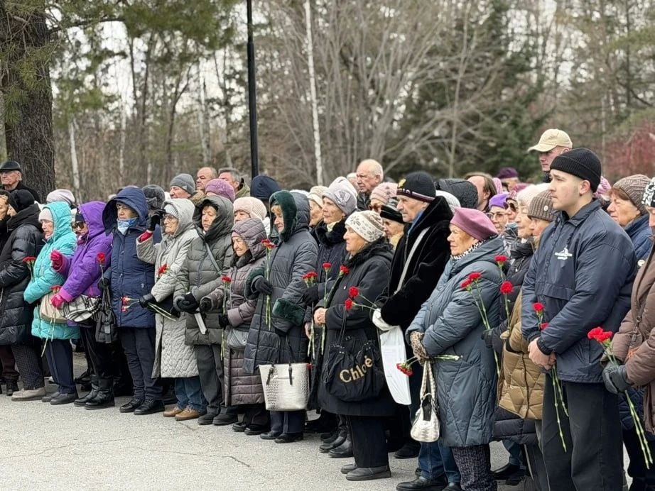 В Хабаровске почтили память жертв политических репрессий В Хабаровске почтили память жертв политических репрессий