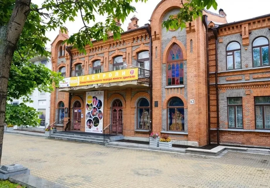 Хабаровский театр юного зрителя продолжает работать в плановом режиме